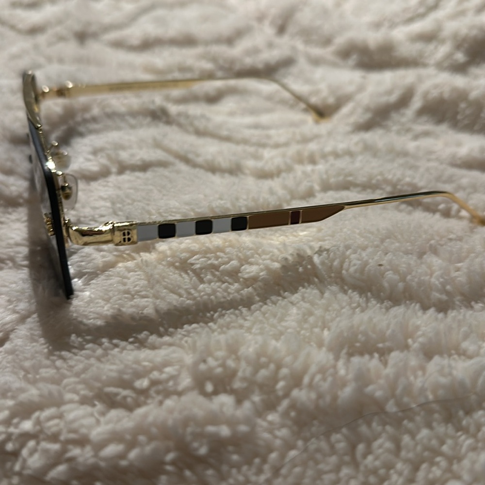 Sunglasses. New! - Picture 3 of 4